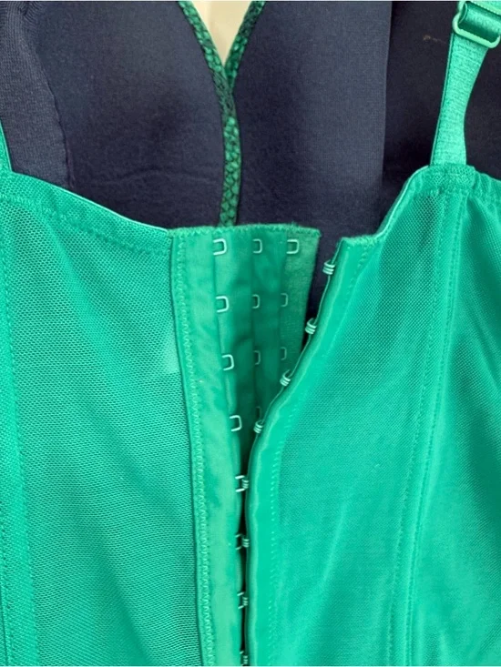 Cacique Women’s Corset Green Snake-Print Lace & Mesh Bustier Size 22/24 - Picture 3 of 7